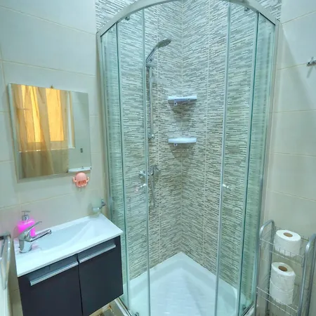 Charming 2 Bedroom Near Sliema Seafront Ybon1-1 アパート グジラ