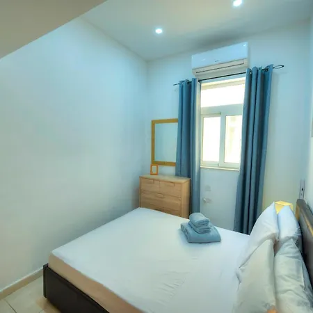アパート Charming 2 Bedroom Near Sliema Seafront Ybon1-1 グジラ