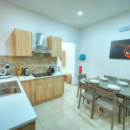 アパート Charming 2 Bedroom Near Sliema Seafront Ybon1-1 グジラ